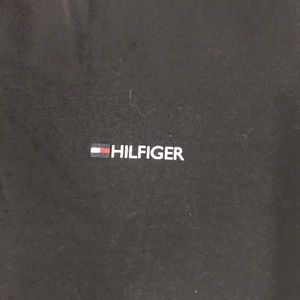 Tommy Hilfiger Shirts - Tommy Hilfiger Black Short Sleeve T-shirt XL Tommy Hilfiger Shirts - Tommy Hilfiger Black Short Sleeve T-shirt XL